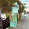 butelka-tritanowa-majestic-sport-okosei-mat-zielona-750ml-lifestyle-3.webp